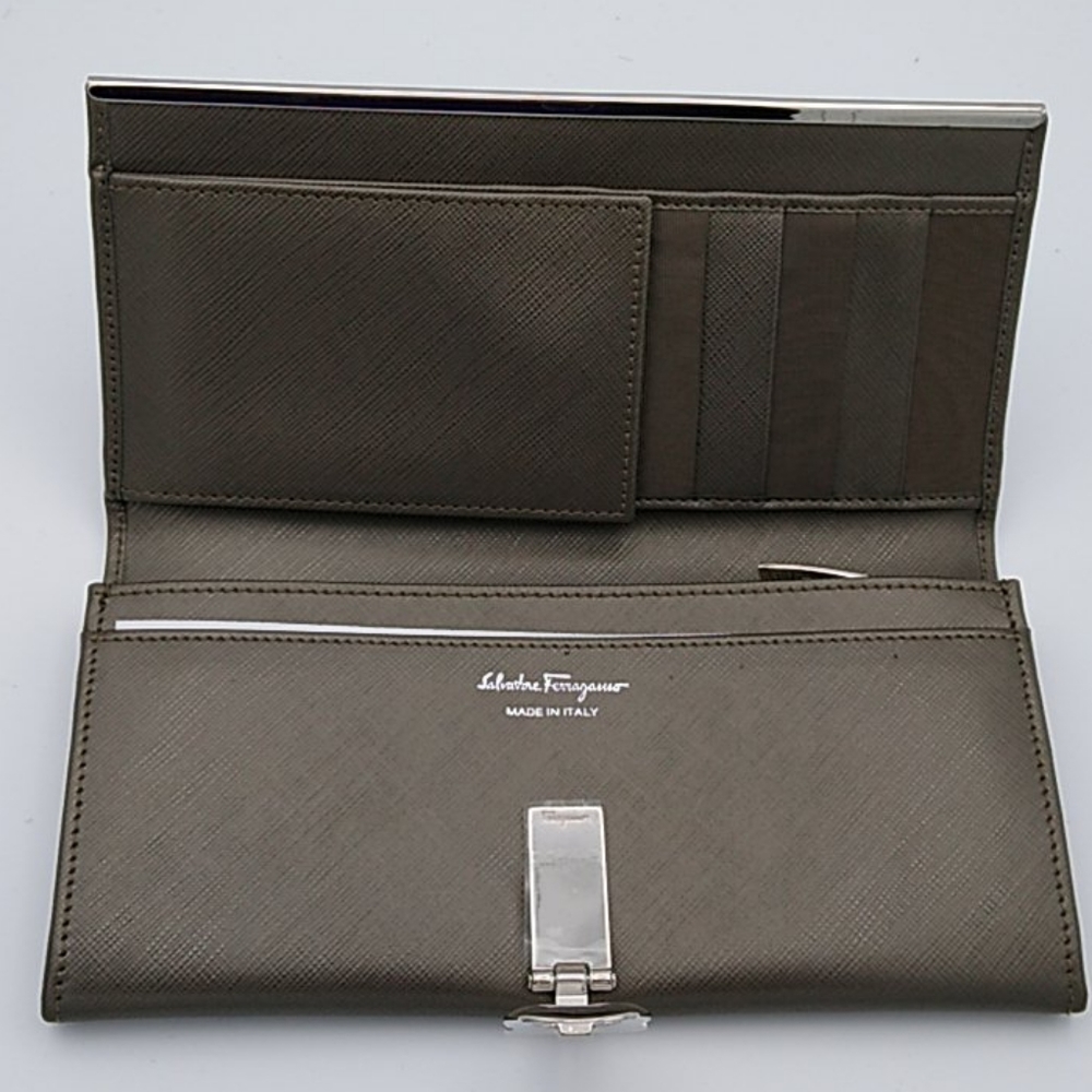 Salvatore Ferragamo Clasp Continental Wallet *NU - Picture 2 of 4